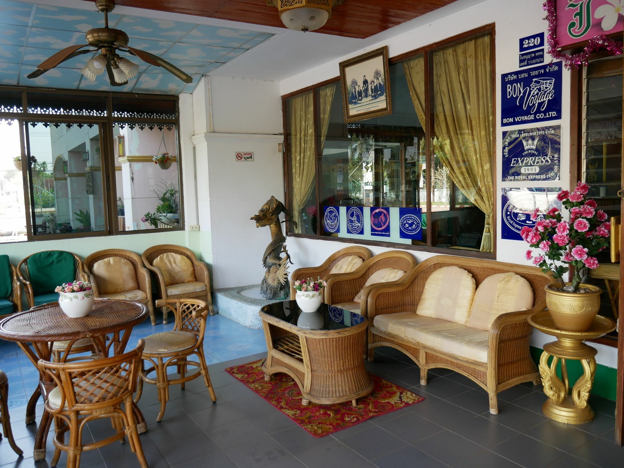 Royal Jommanee Hotel Nongkhai Нонгкхай Экстерьер фото